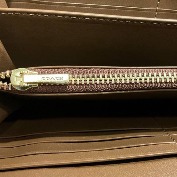 NWOT COACH Long Zip Around Wallet In Signature Canvas - Picture 3 of 9